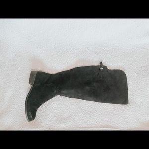 Knee length suede boots - black